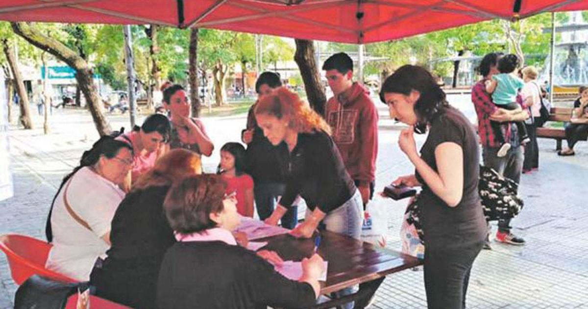 La Fundacioacuten Mujer se adhiere al Diacutea del Caacutencer de Cuello Uterino