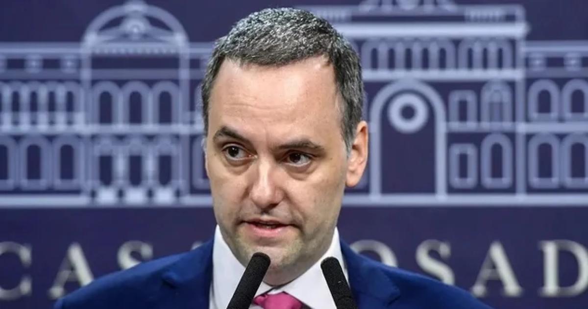 Mientras sigue el ruido alrededor de su figura Adorni retomaraacute este mieacutercoles las conferencias de prensa