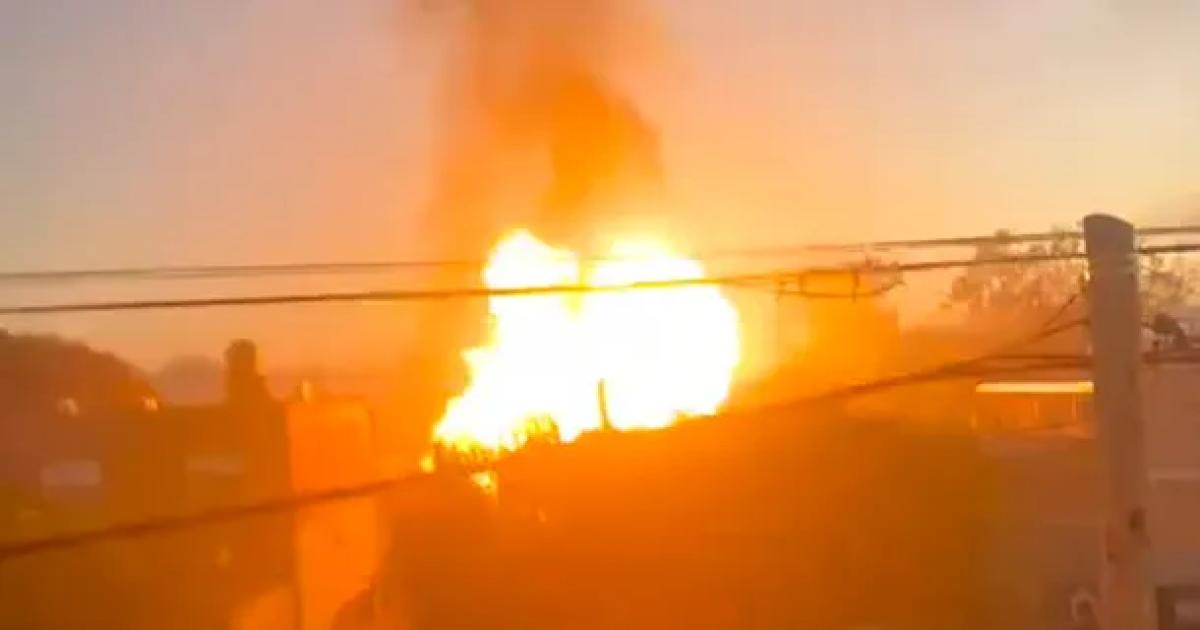 VIDEO  Imaacutegenes impactantes- el momento en el que explotoacute un depoacutesito de garrafas