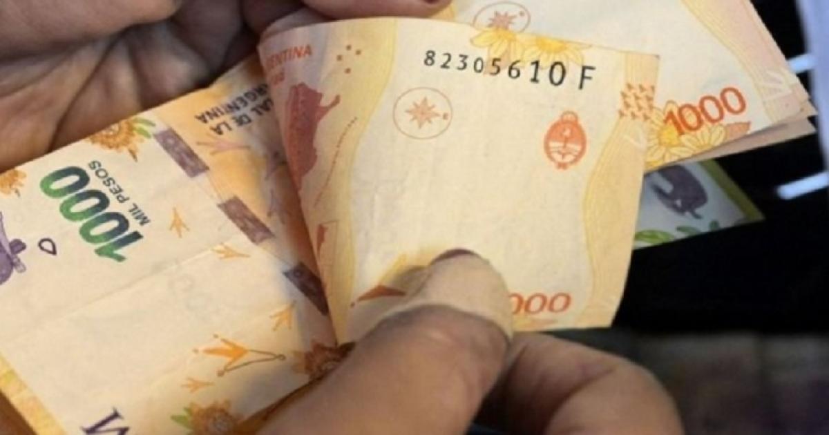 Los salarios subieron en enero pero volvieron a quedar por detraacutes de la inflacioacuten