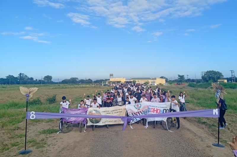 La Escuela Agroteacutecnica Joseacute Estrada concretoacute con eacutexito su bicicleteada