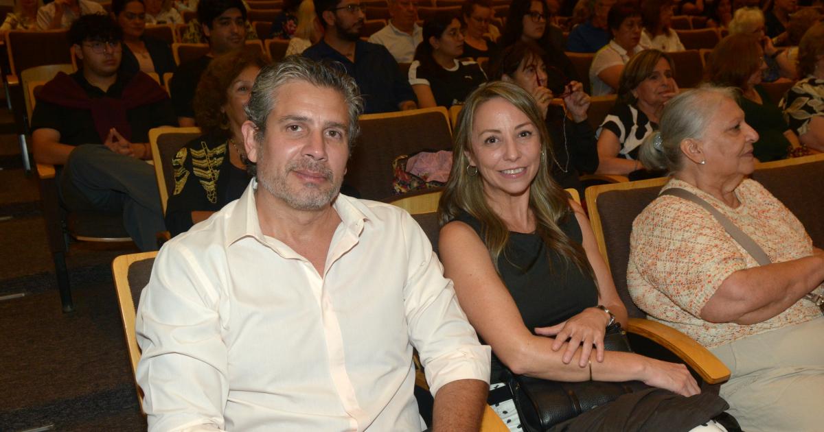 FUNDACIOacuteN MUJER CELEBROacute SUS 15 ANtildeOS