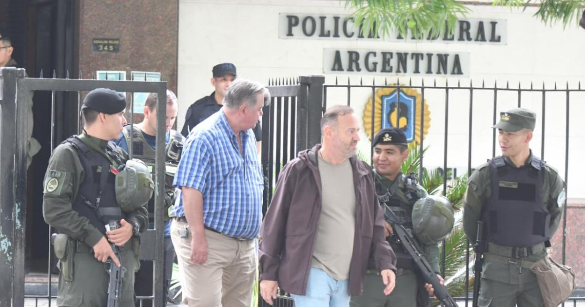 Escaacutendalo mayuacutesculo- caen seis policiacuteas federales y dos civiles acusados de narcotraacutefico y contrabando