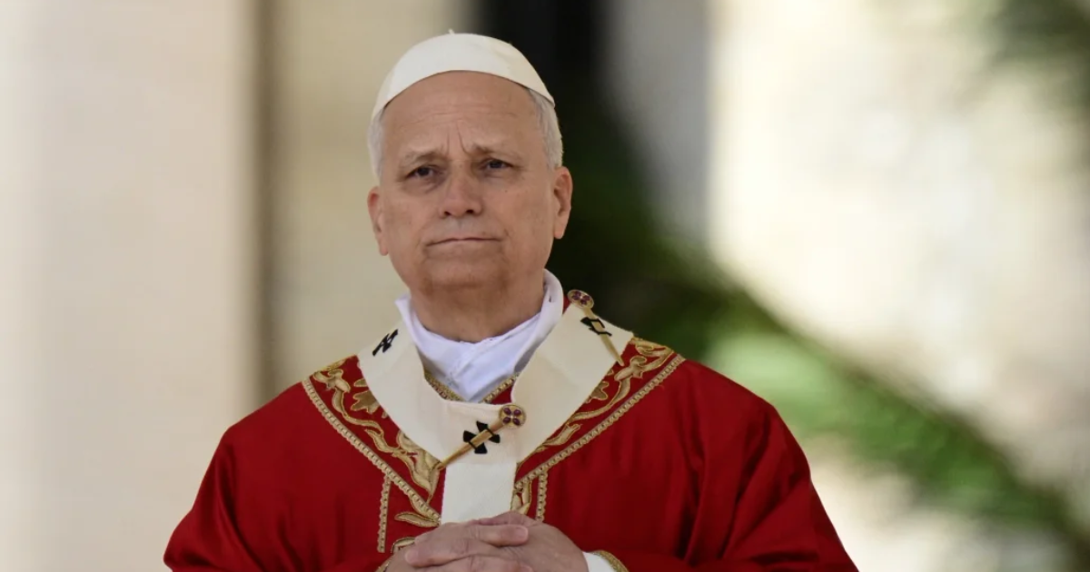 El papa Leoacuten XIV cuestionoacute a los liacutederes que justifican la guerra en nombre de Dios