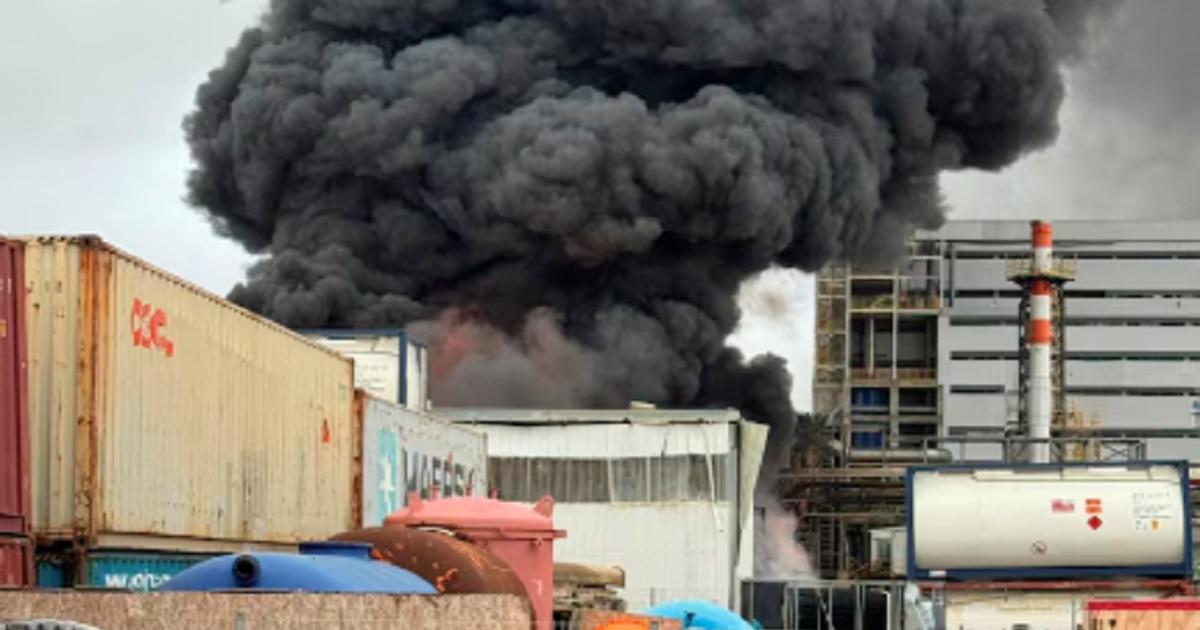 Iraacuten bombardeoacute una planta quiacutemica en Israel y crece la alarma por una posible nube toacutexica