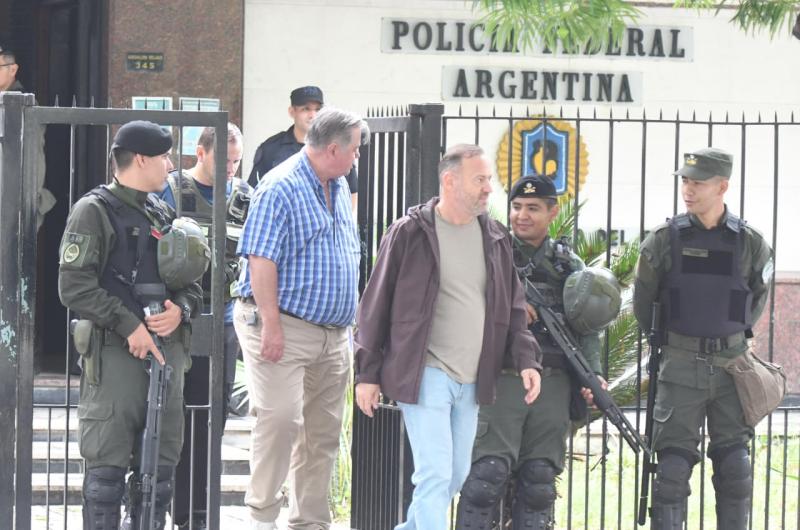 Escaacutendalo mayuacutesculo- caen seis policiacuteas federales y dos civiles acusados de narcotraacutefico y contrabando