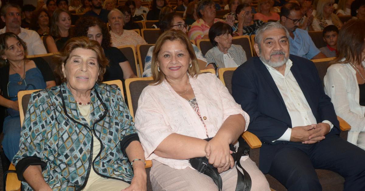 FUNDACIOacuteN MUJER CELEBROacute SUS 15 ANtildeOS
