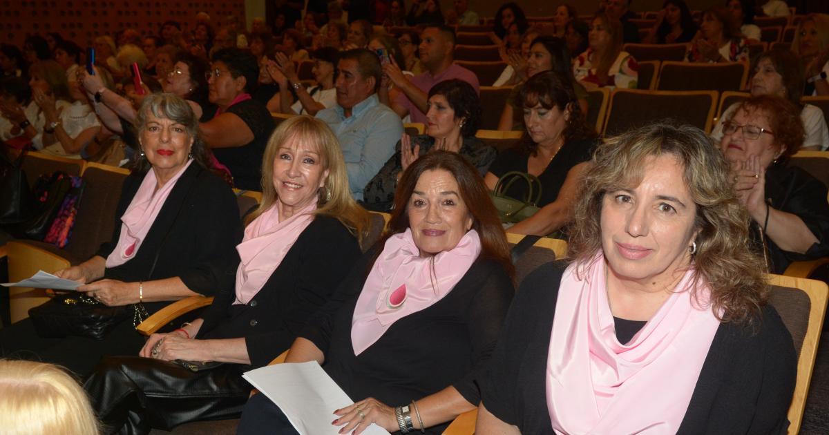 FUNDACIOacuteN MUJER CELEBROacute SUS 15 ANtildeOS