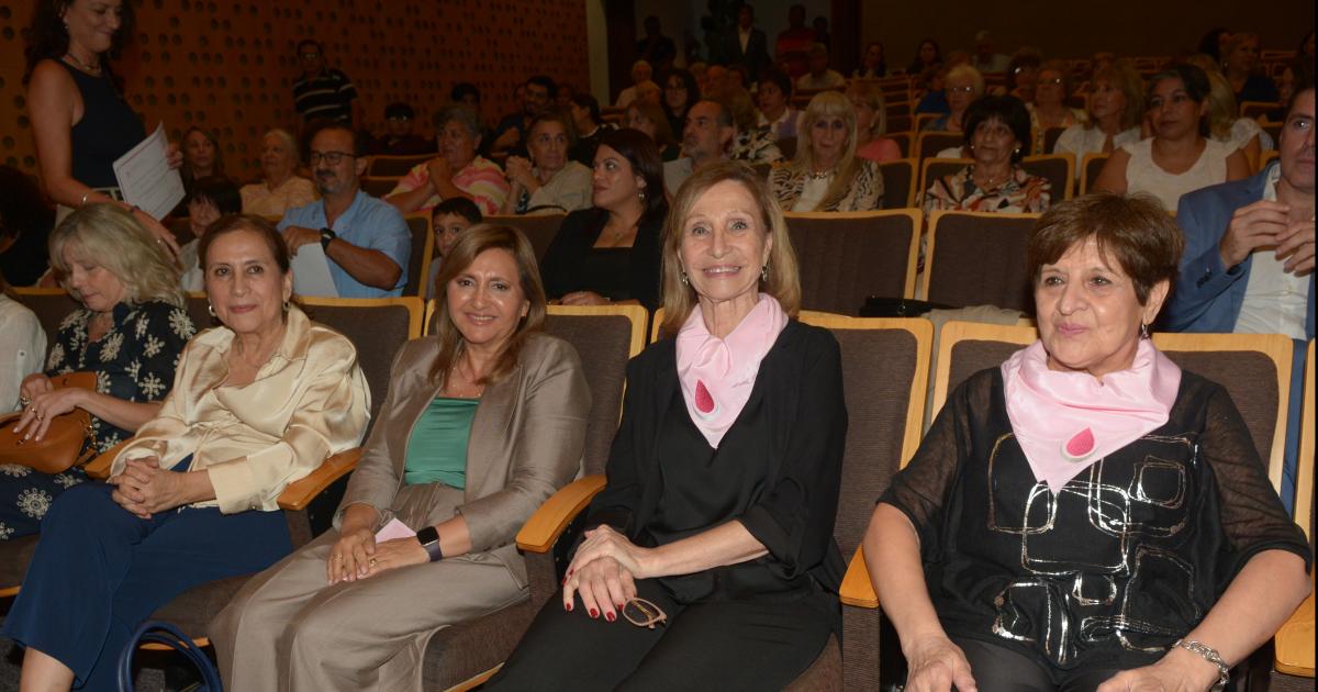 FUNDACIOacuteN MUJER CELEBROacute SUS 15 ANtildeOS