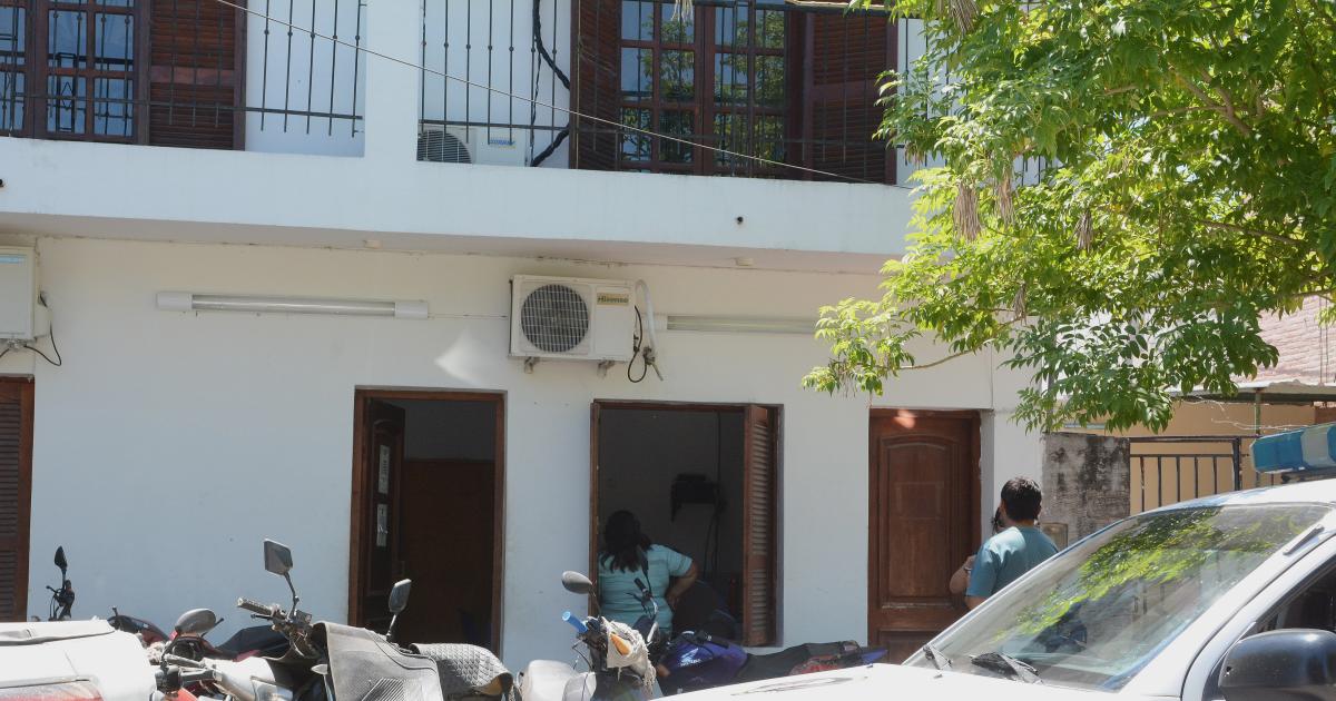 Duentildeo de carro de comidas le dio una golpiza a funcionario bandentildeo