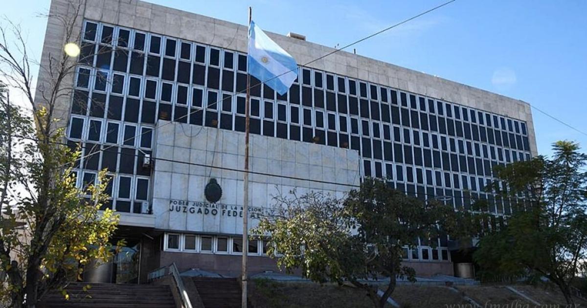 Coacutemo operaba la banda de policiacuteas federales- viacutenculos con narcos saltentildeos y roles aceitados