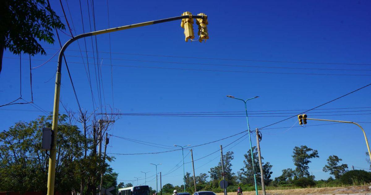 Solicitan colaboracioacuten de los vecinos tras nuevo hecho de vandalismo en semaacuteforo de Av 25 de Mayo y calle 7