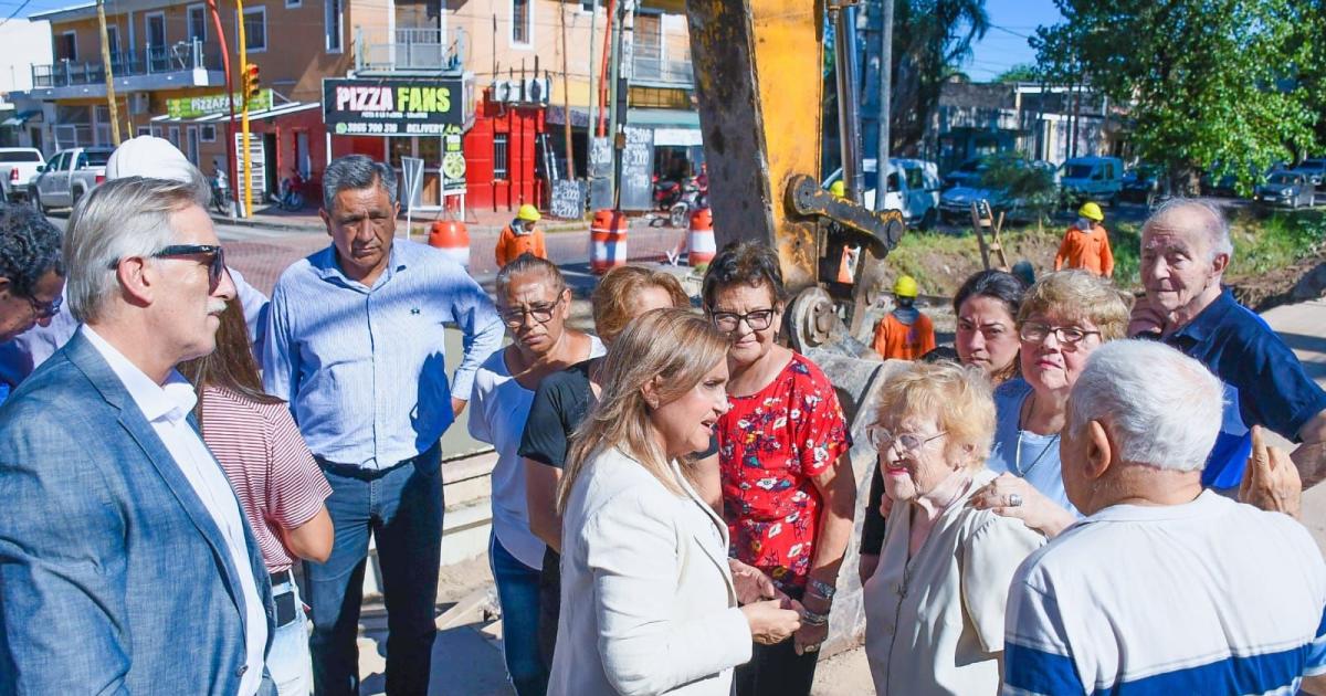 Fuentes supervisoacute la obra de reconstruccioacuten del cruce de Av Aguirre y Viamonte