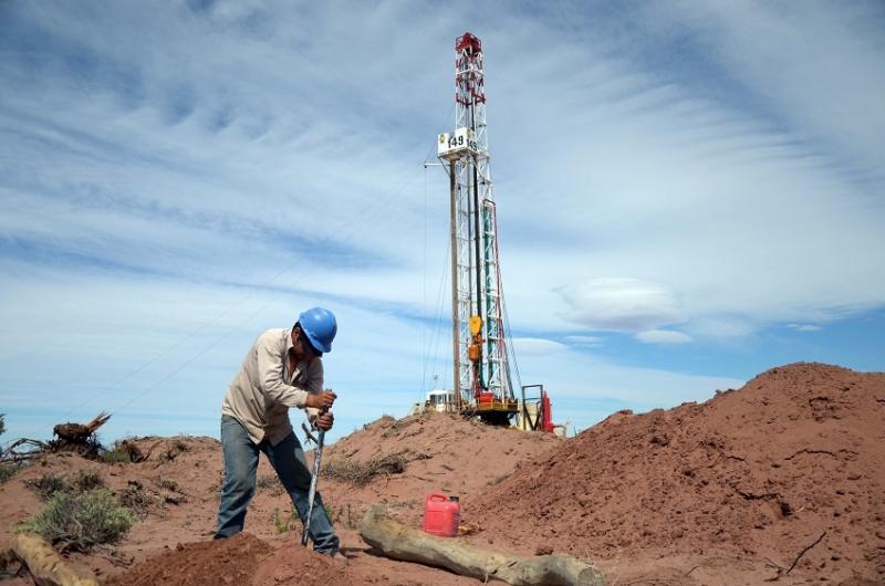 Analistas sentildealan que el crecimiento no llega a los barrios y que la economiacutea marcha en 2 velocidades