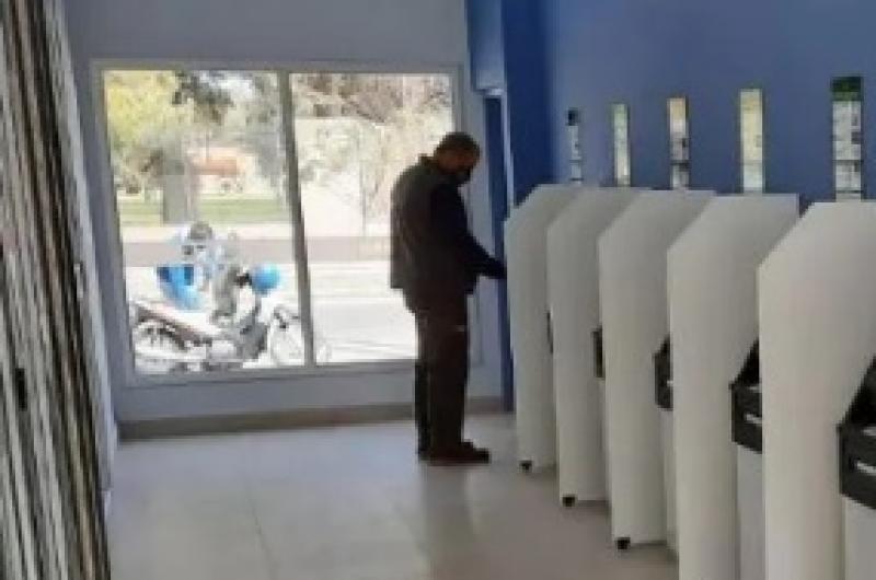 Hoy se inicia el pago de sueldos a la administracioacuten puacuteblica provincial