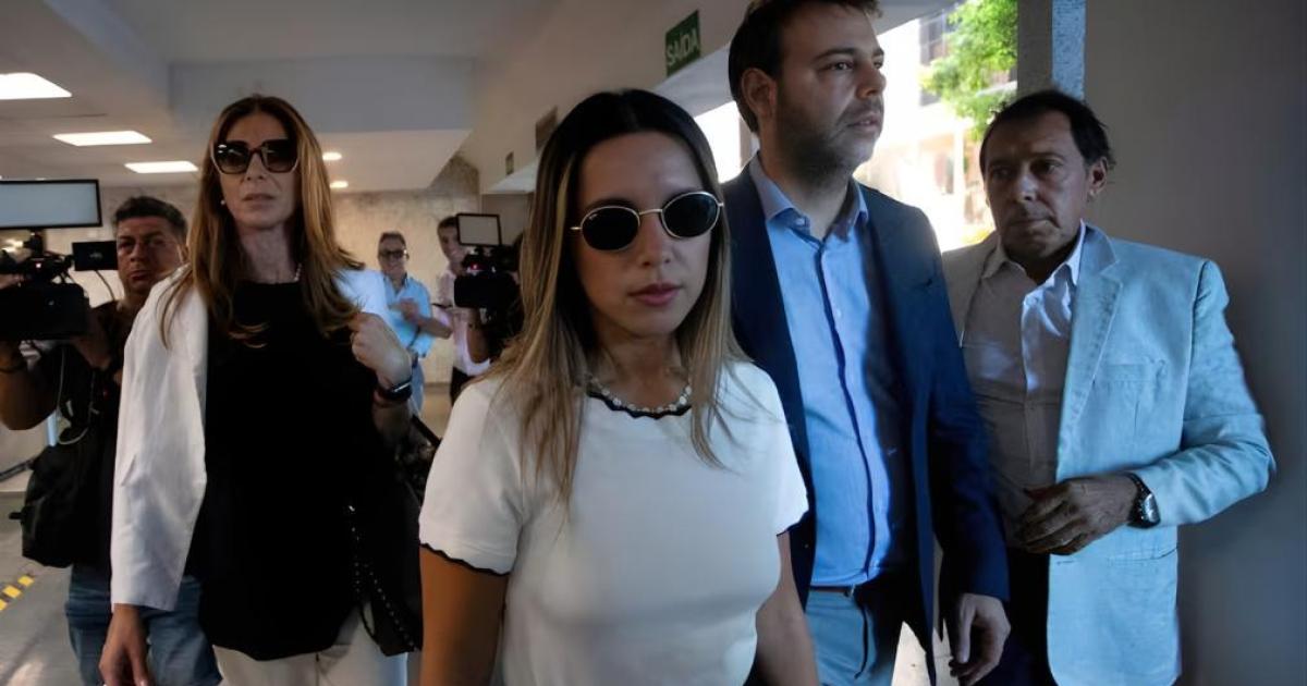 CAUCION El levantamiento de las medidas cautelares queda condicionado al pago de una caución equivalente a 18 mil dólares