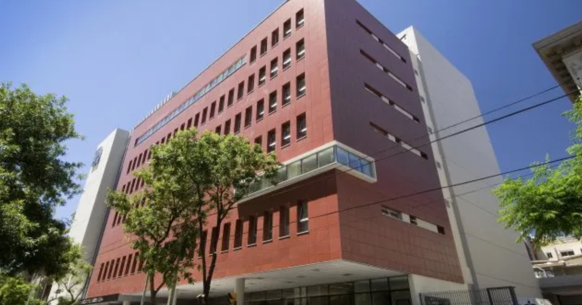 El hallazgo de propofol y fentanilo en la casa del fallecido dirigió la mirada hacia un médico del Hospital Italiano