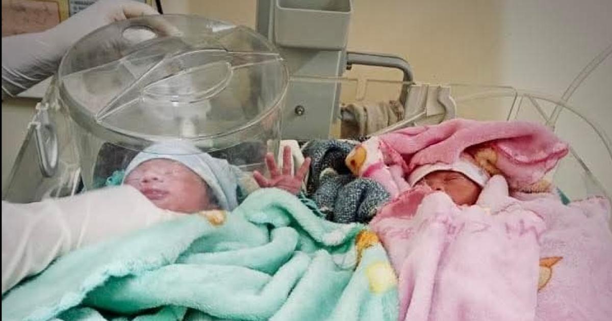 Felicidad por el nacimiento de gemelos en el nuevo Centro Obsteacutetrico de Friacuteas
