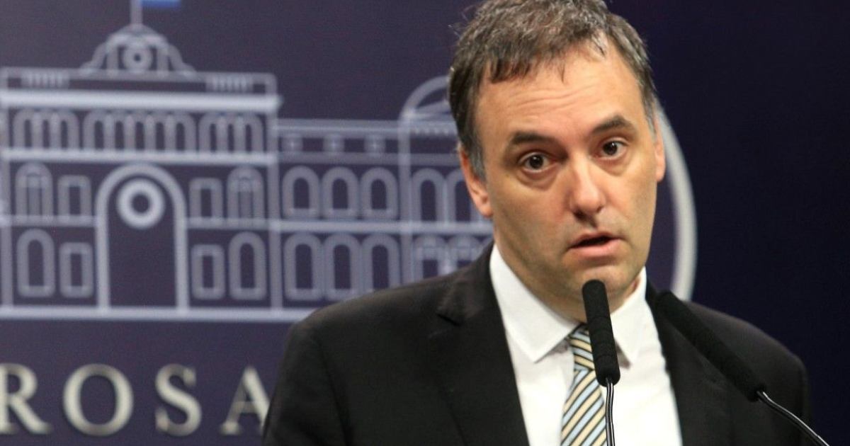 Adorni al banquillo- la oposicioacuten exige que responda casi 5000 preguntas sobre su patrimonio y el viaje a Uruguay