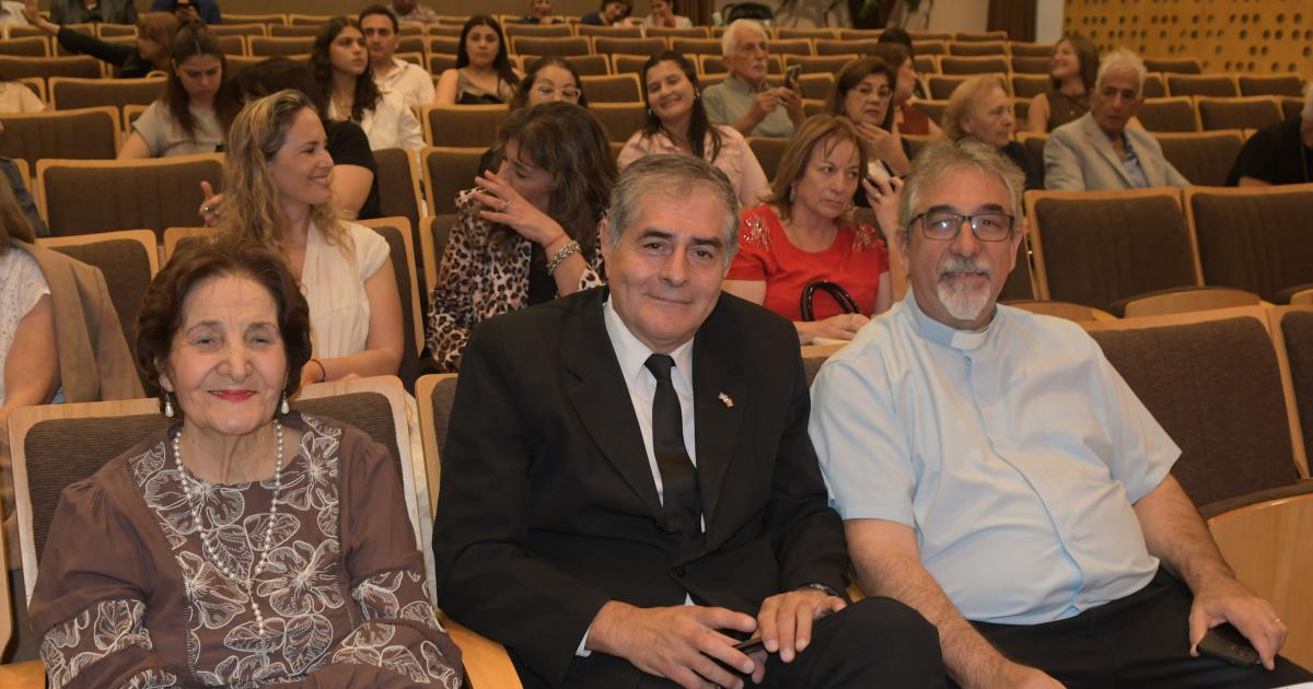 HOMENAJE A LA LIBANIDAD EN LA MUJER