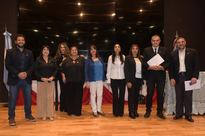 HOMENAJE A LA LIBANIDAD EN LA MUJER