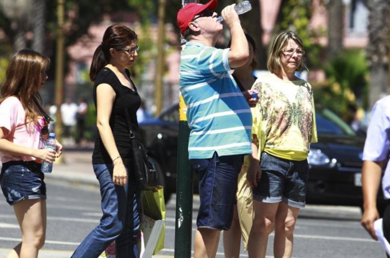 Solicitan extremar los cuidados ante una inusual ola de calor