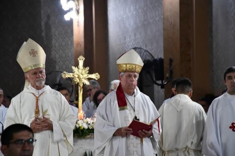 Monsentildeor Martiacutenez Ossola presidiraacute la misa en el CIS Banda