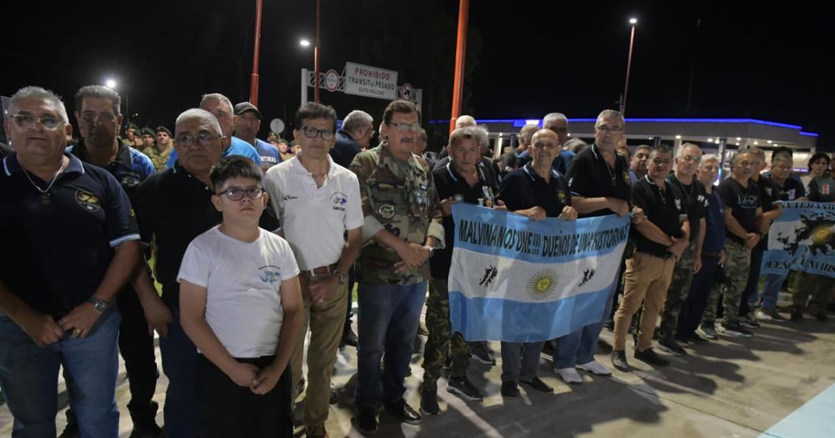 Santiago del Estero honroacute a sus heacuteroes en la tradicional Vigilia de Malvinas