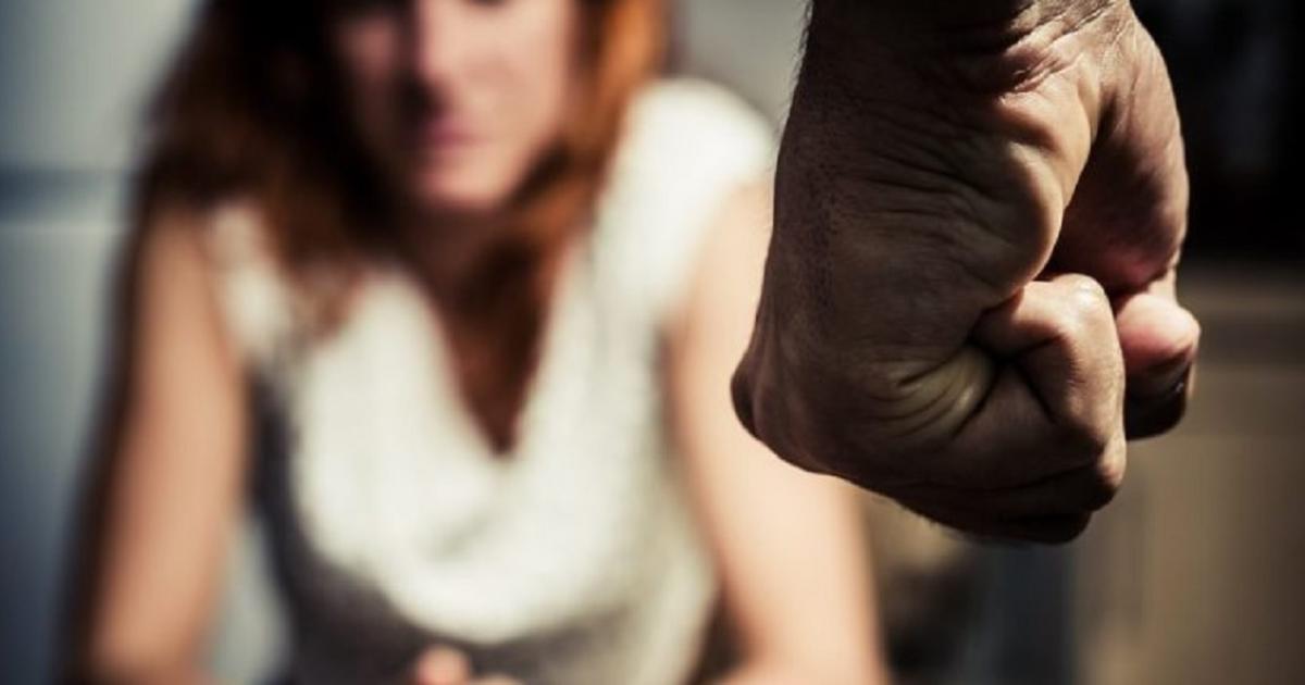 Golpeoacute a su ex y la amenazoacute- Llamaacute a la policiacutea asiacute ven coacutemo te mato 