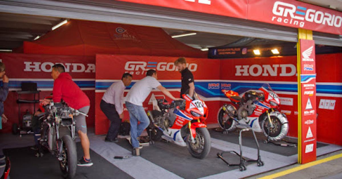 El equipo Honda se presenta en Santiago antes del GP3 en Termas