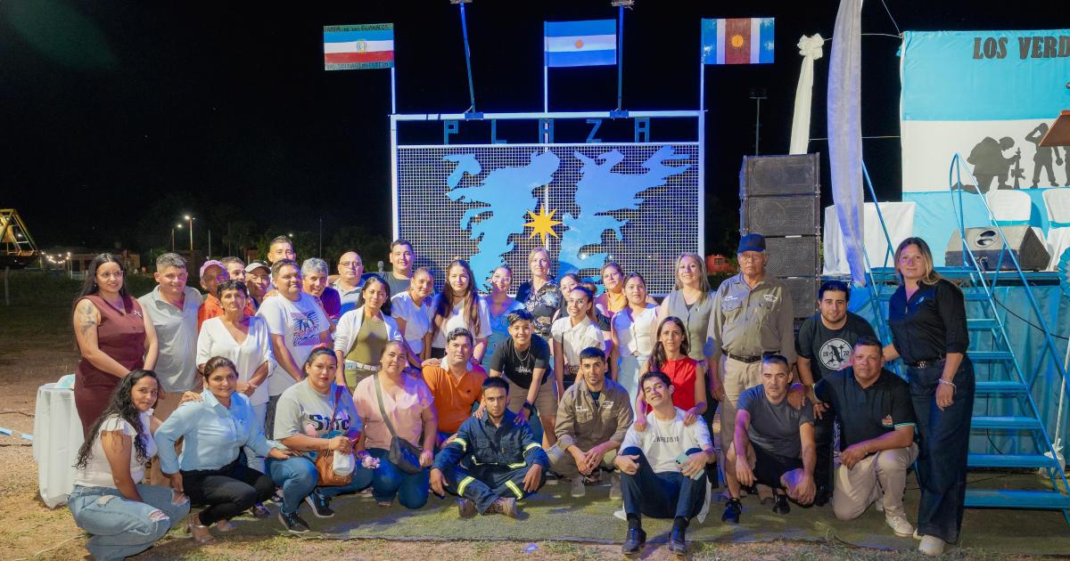 Pampa de los Guanacos inauguroacute la plaza 2 de Abril en homenaje a los heacuteroes de Malvinas