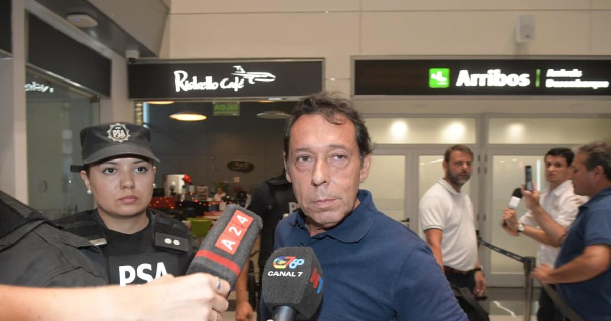 Mariano P�ez recibió ayer a su hija en el aeropuerto de Las Termas
