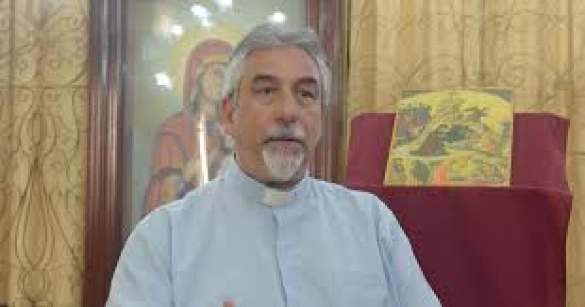 PÁRROCO Gregorio Makantassis de la Iglesia Ortodoxa San Jorge