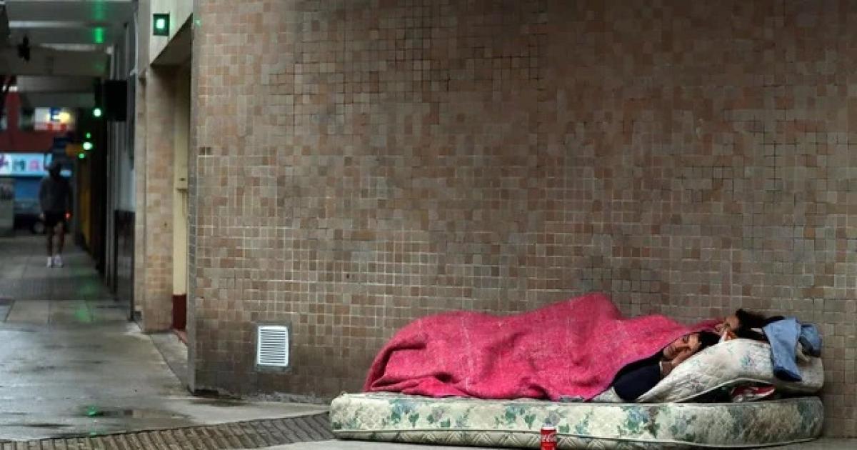 La baja de la pobreza es una ficcioacuten que no llega al bolsillo