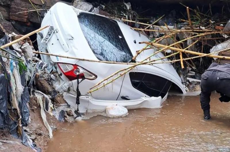 Tragedia en Tafiacute Viejo- hallaron sin vida a una pareja atrapada por el temporal dentro de su auto