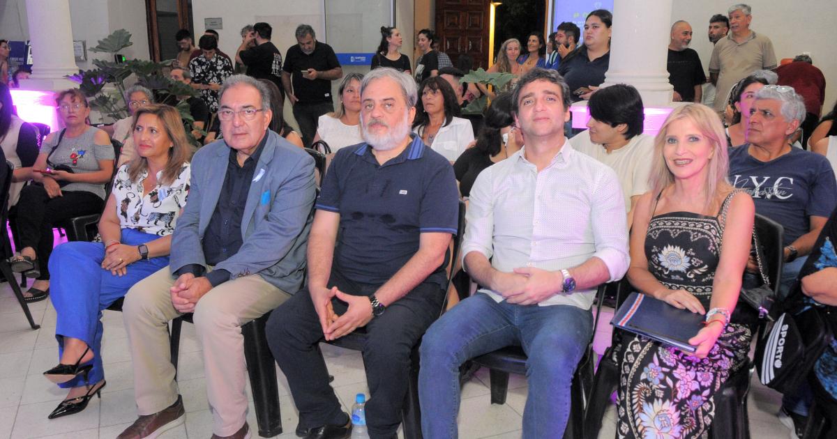 LA CIUDAD SE COLMOacute DE MUacuteSICA DE MUJERES