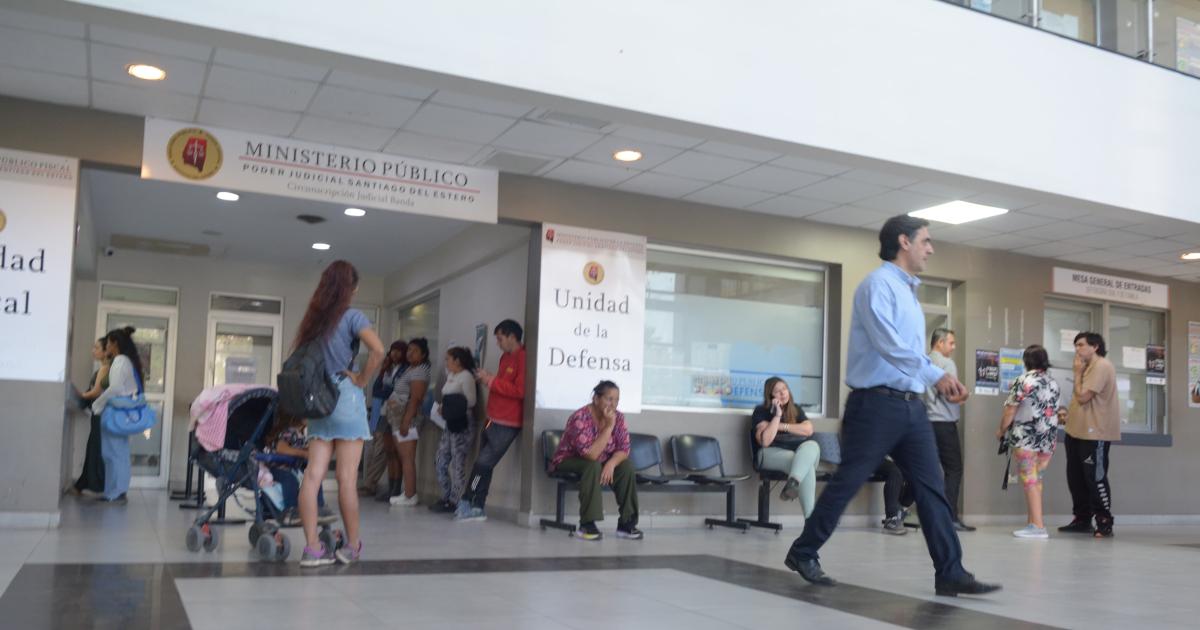 Solicitan prisioacuten preventiva para el policiacutea que huyoacute tras chocar y matar a jovencita en Bayo Muerto