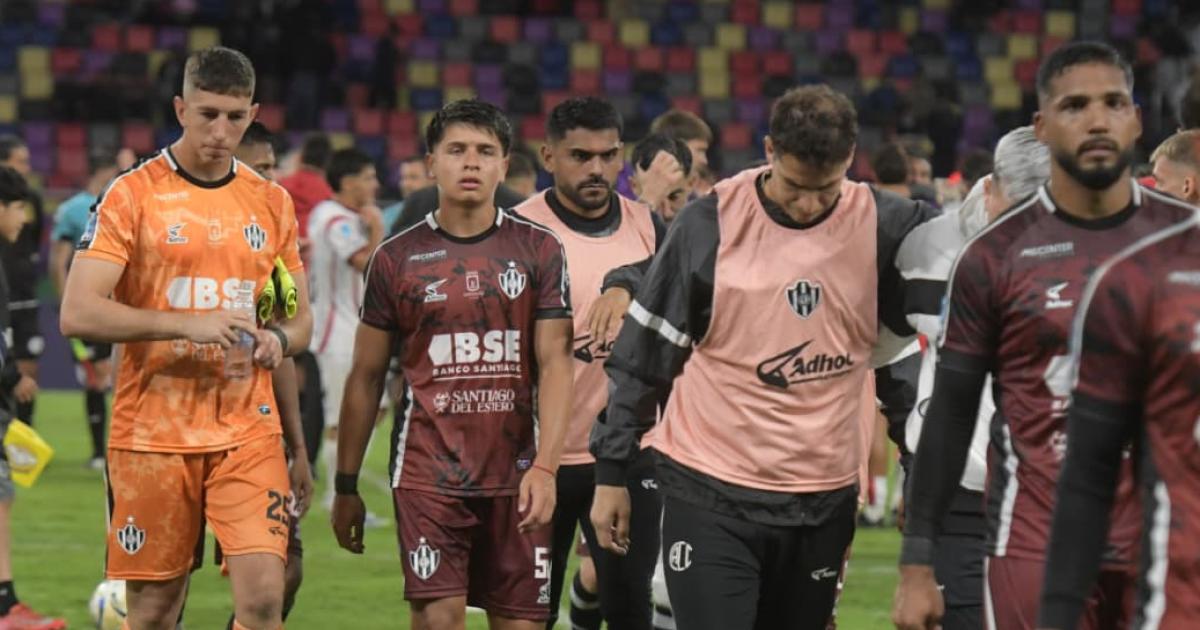 Una noche de terror- Central Coacuterdoba sufrioacute otro duro golpe ante Newells