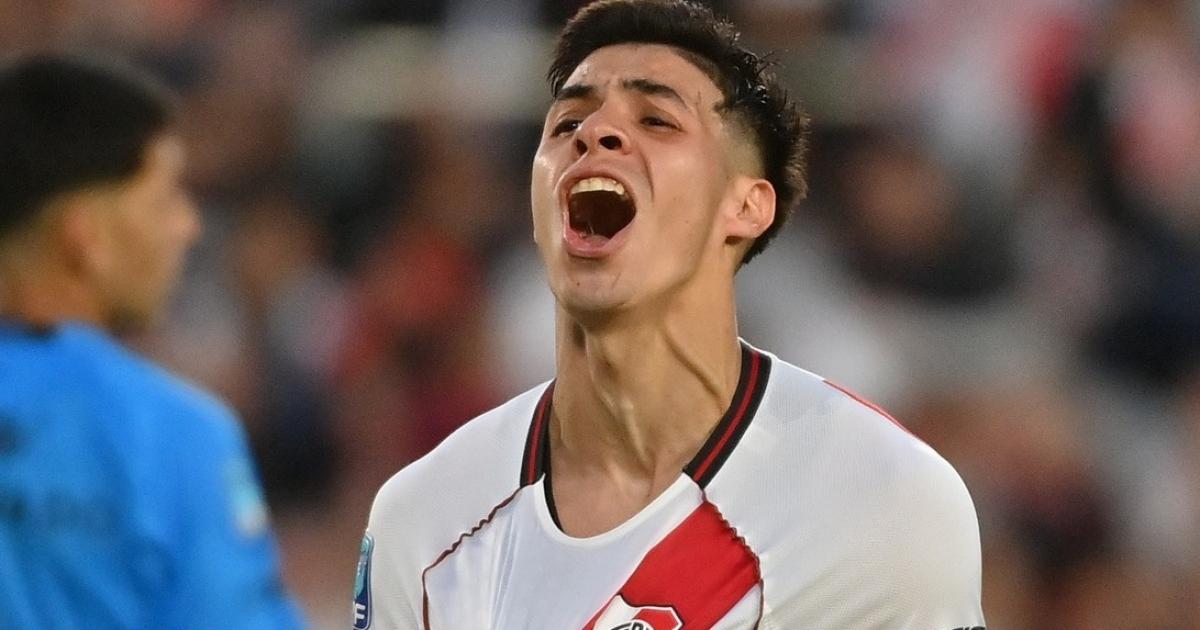 River goleoacute 3 a 0 a Belgrano y es uacutenico escolta en la Zona B