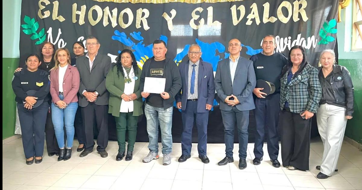 En Loreto se brindoacute el honor eterno a los heacuteroes de Malvinas