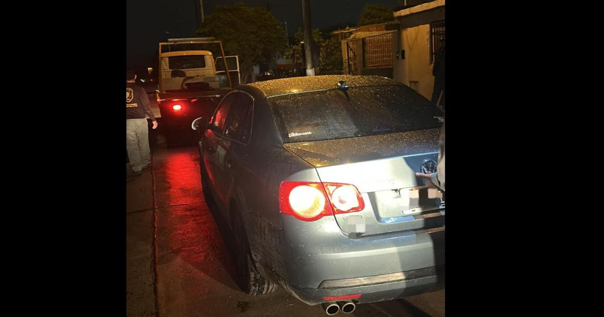 Manejaba alcoholizado realizoacute maniobras peligrosas y le secuestraron el auto