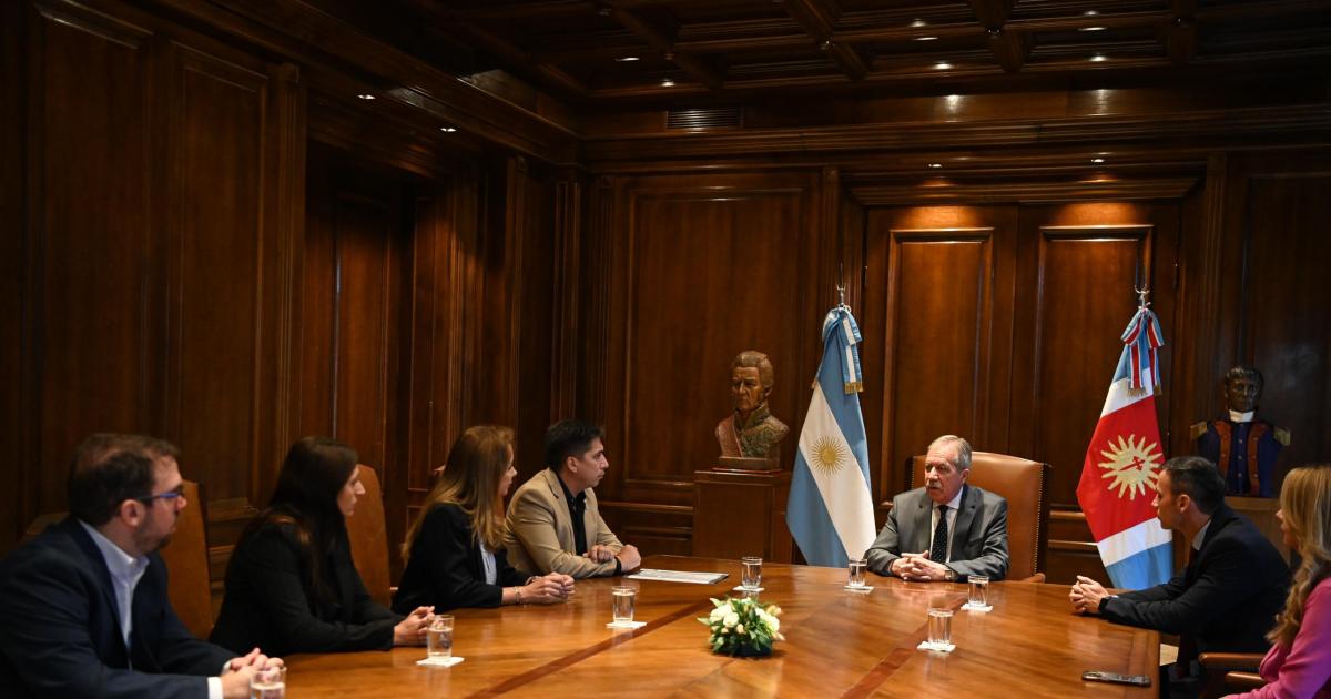 Eliacuteas Suaacuterez se reunioacute con la Caacutemara de Comercio e Industria para fortalecer el sector