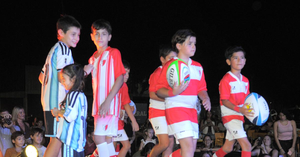 STAFF MODELS CUMPLIOacute 24 ANtildeOS