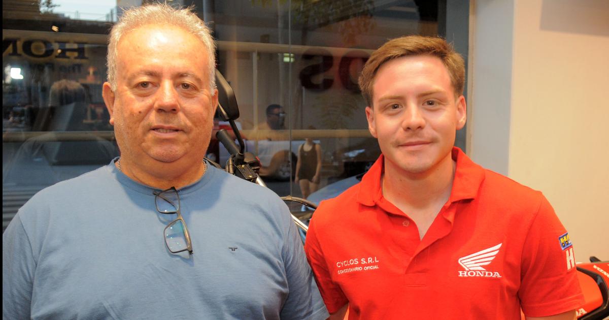 PILOTOS OFICIALES DE HONDA CERCA DEL PUacuteBLICO