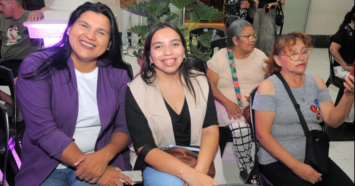 LA CIUDAD SE COLMOacute DE MUacuteSICA DE MUJERES