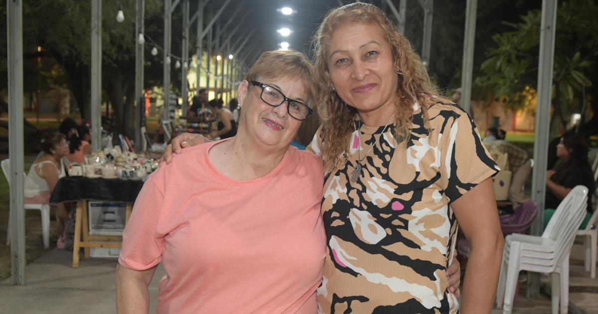 ARTESANOS EN EL PARQUE OESTE