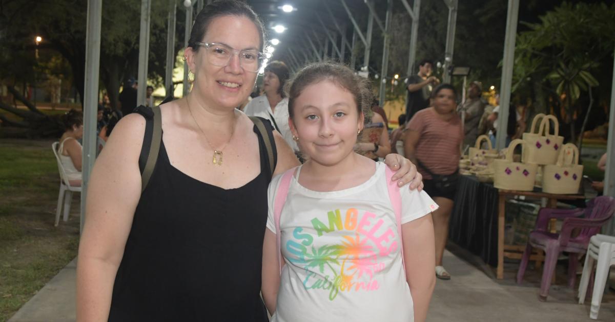 ARTESANOS EN EL PARQUE OESTE