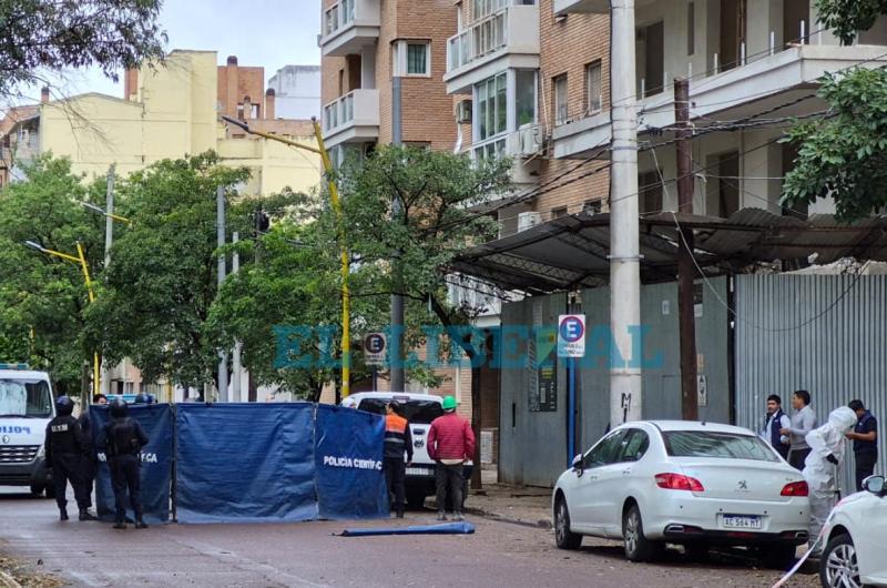 PROCEDIMIENTO La policía impuso un perímetro y desplegó medidas de protección del cuerpo