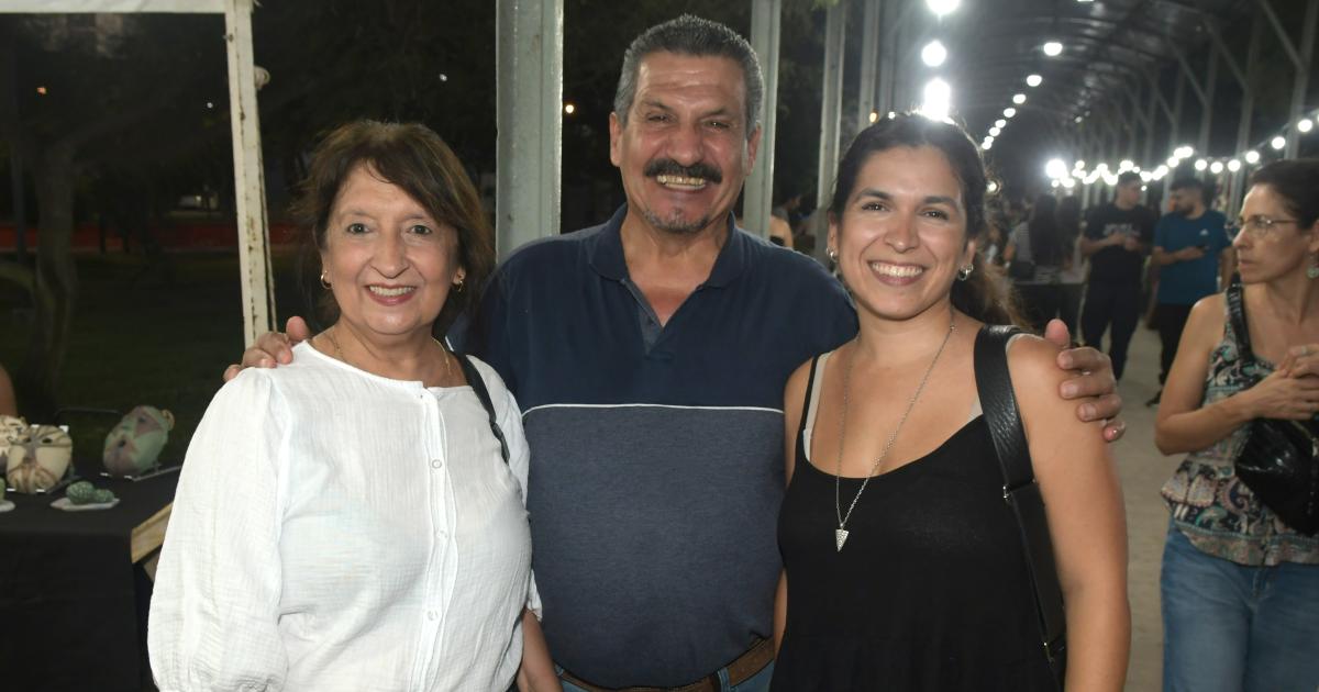 ARTESANOS EN EL PARQUE OESTE