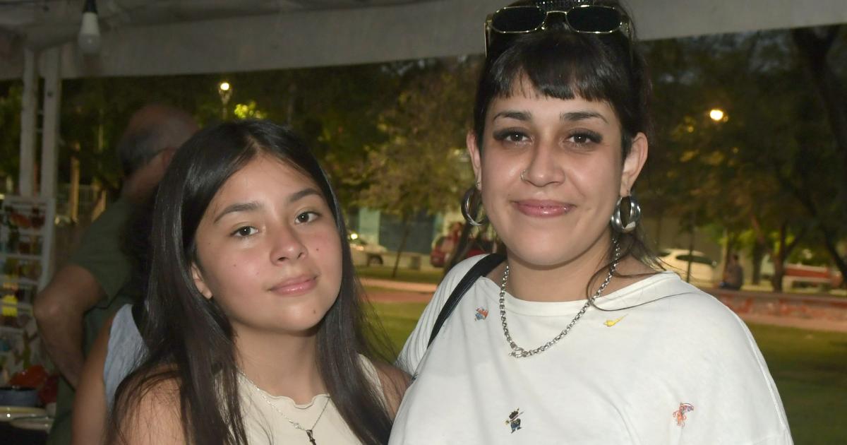 ARTESANOS EN EL PARQUE OESTE